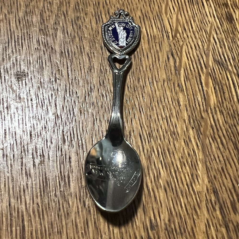 Vintage New York City Statue Of Liberty Souvenir Spoon Collectible Fort 1981